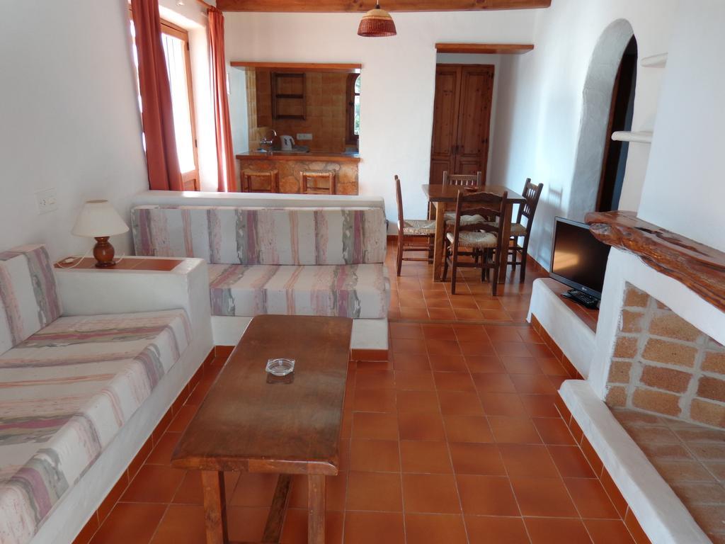 Apartamentos Los Pinares Benet Santa Eulária des Riu Quarto foto
